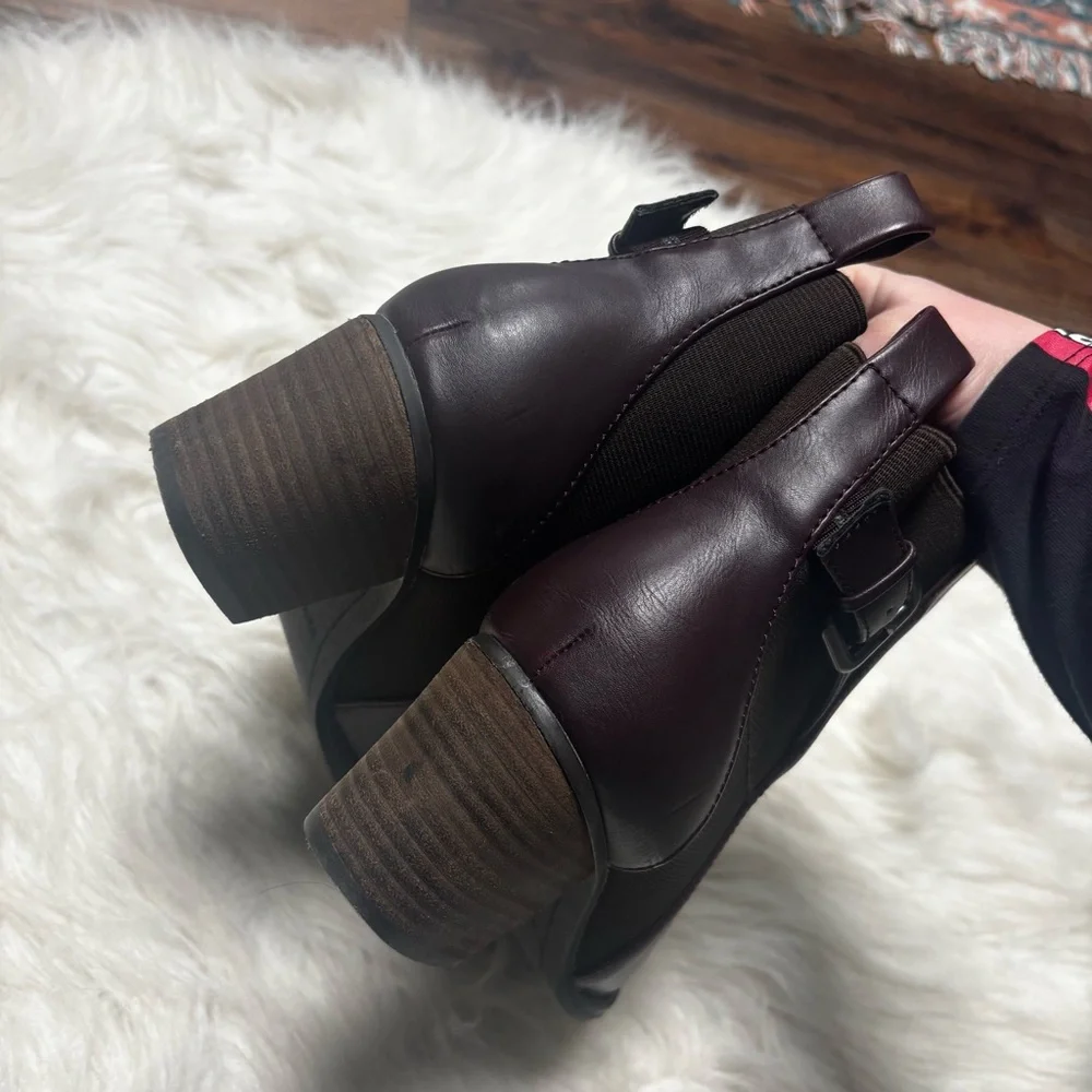 American Eagle Maroon Buckle Stacked Heel Booties size Women’s 8